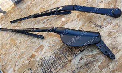 宝马525LI雨刮臂