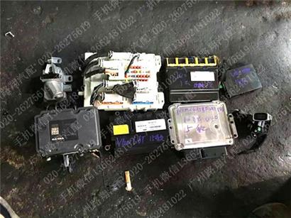 沃尔沃V40发动机电脑板