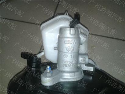 宝马435I刹车总泵