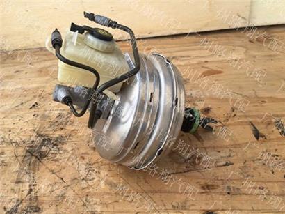 宝马740LI刹车总泵