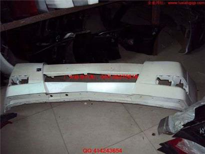 凯迪拉克CTS保险杠