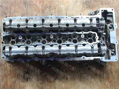 宝马M235I缸盖