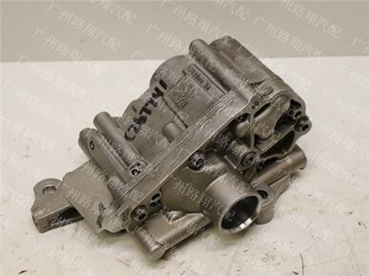 宝马740LI机油泵