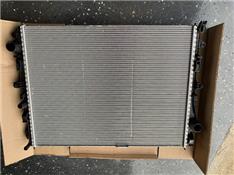 奔驰S500水箱