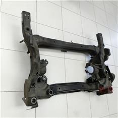奔驰C63元宝梁