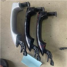 奔驰C180车门