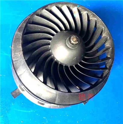 奔驰C300蒸发箱