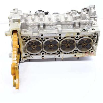 奔驰GLE350汽缸盖