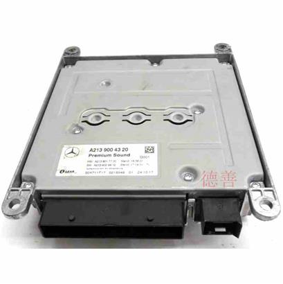 奔驰E350音响放大器