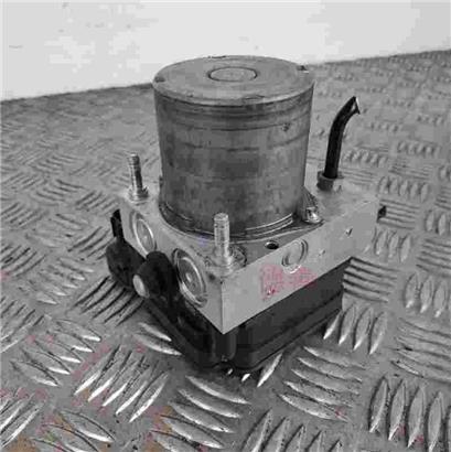 奔驰B260ABS泵