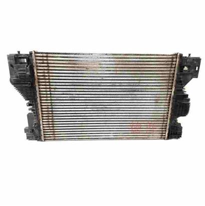 奔驰A180增压空气冷却器